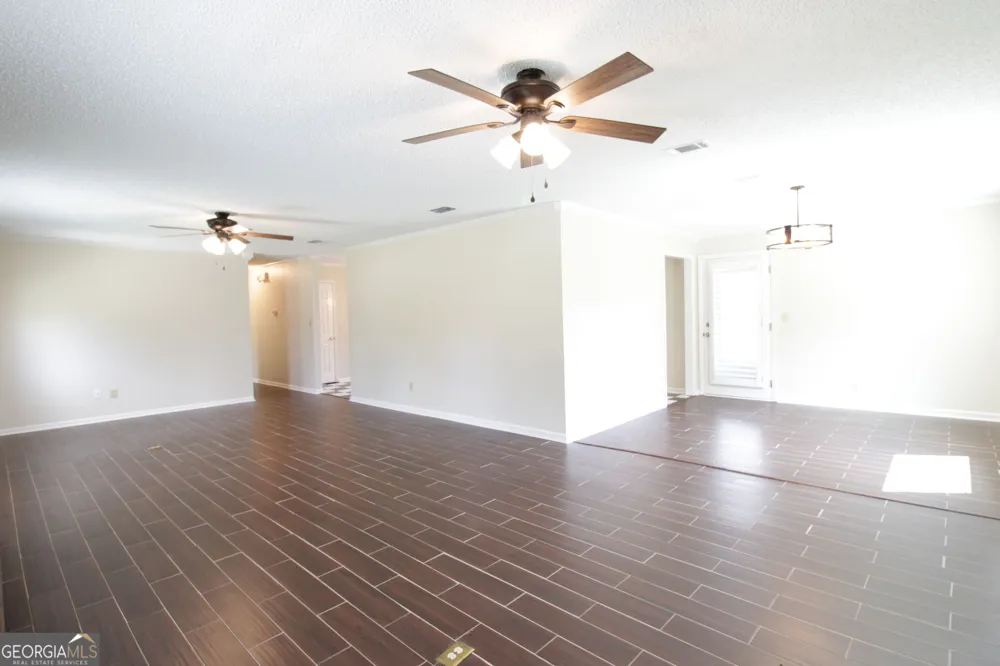 1925 Elaine AVE Waycross, GA 31503