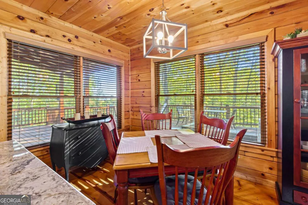 24 Casey CT Blue Ridge, GA 30513