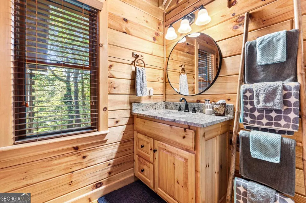 24 Casey CT Blue Ridge, GA 30513