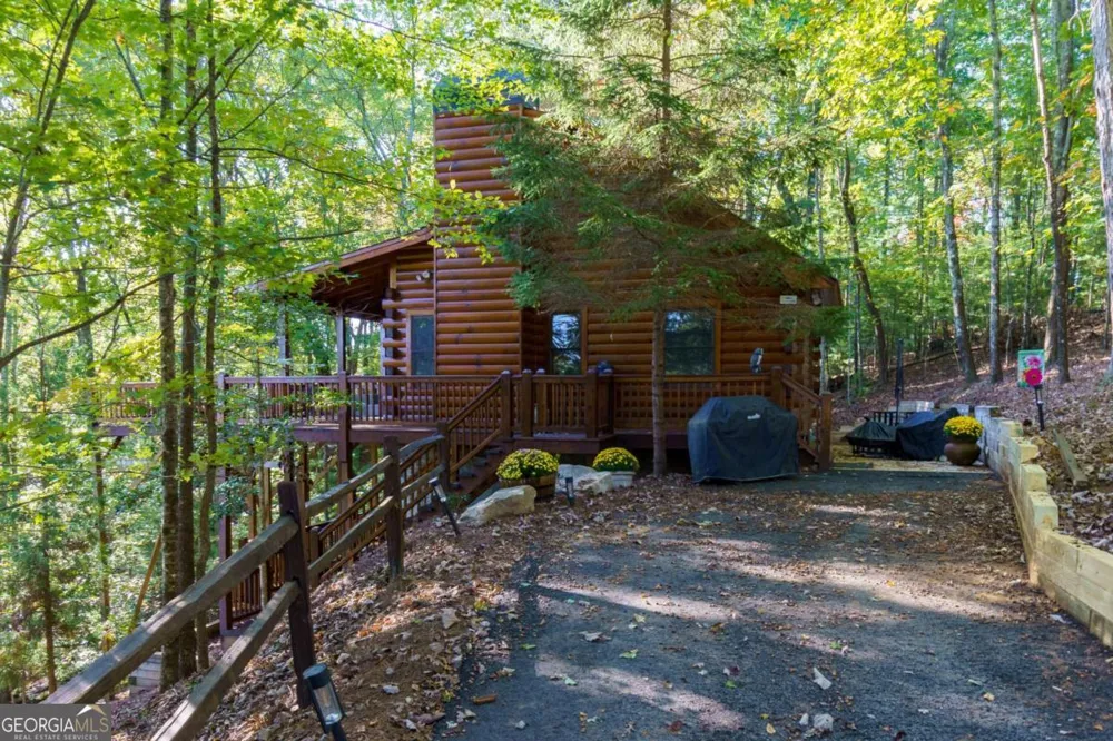 24 Casey CT Blue Ridge, GA 30513