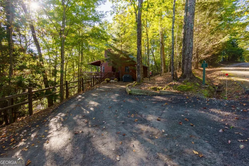 24 Casey CT Blue Ridge, GA 30513