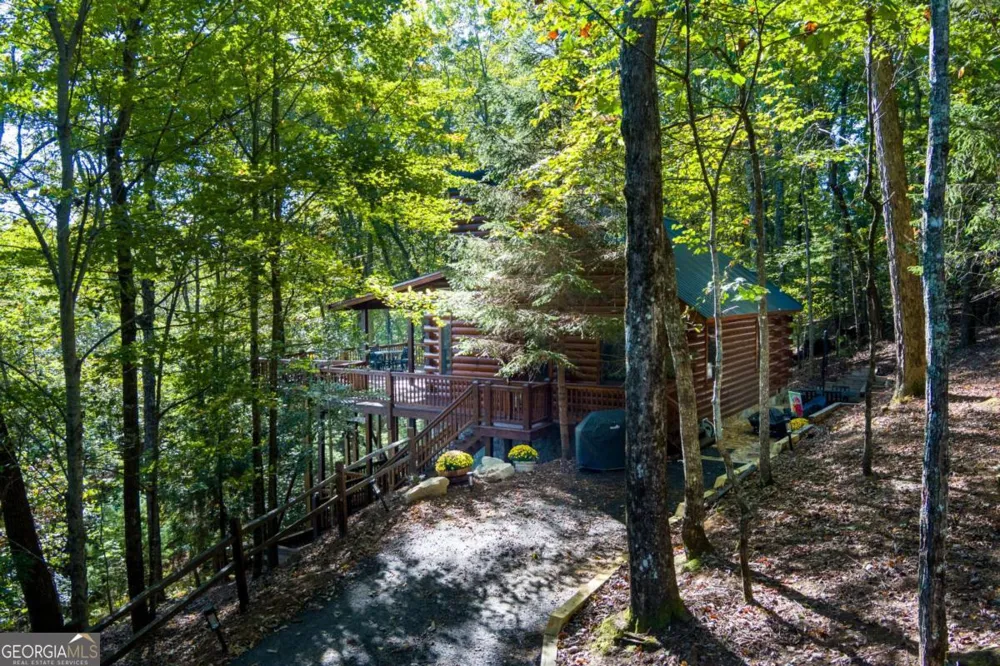 24 Casey CT Blue Ridge, GA 30513