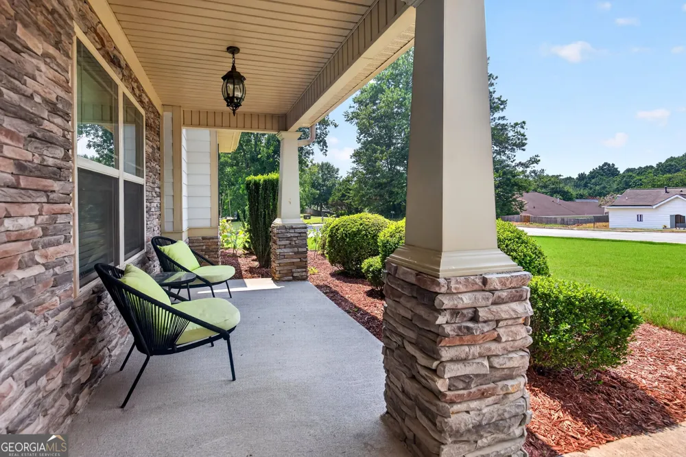 120 Pye Lake DR Fayetteville, GA 30214