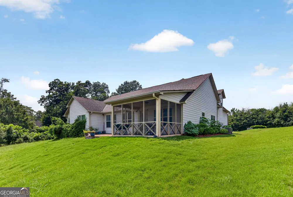 120 Pye Lake DR Fayetteville, GA 30214