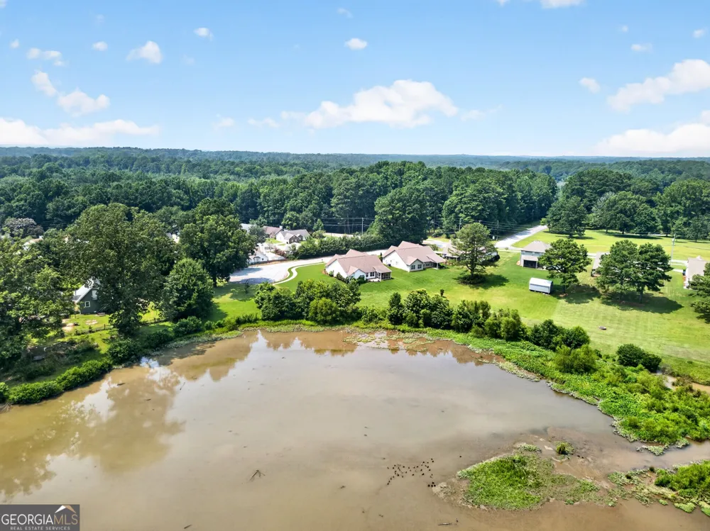 120 Pye Lake DR Fayetteville, GA 30214