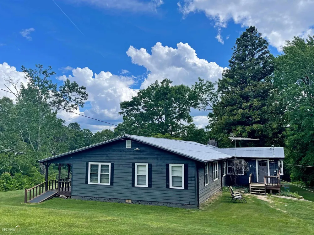 1994 Camp Creek RD Lakemont, GA 30552
