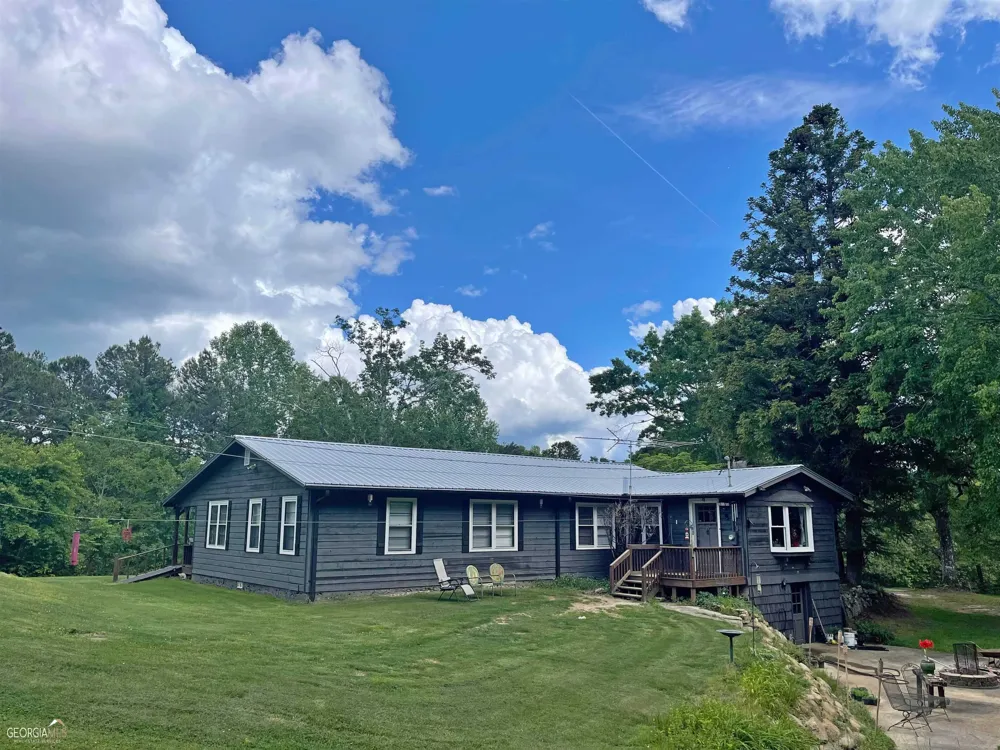 1994 Camp Creek RD Lakemont, GA 30552