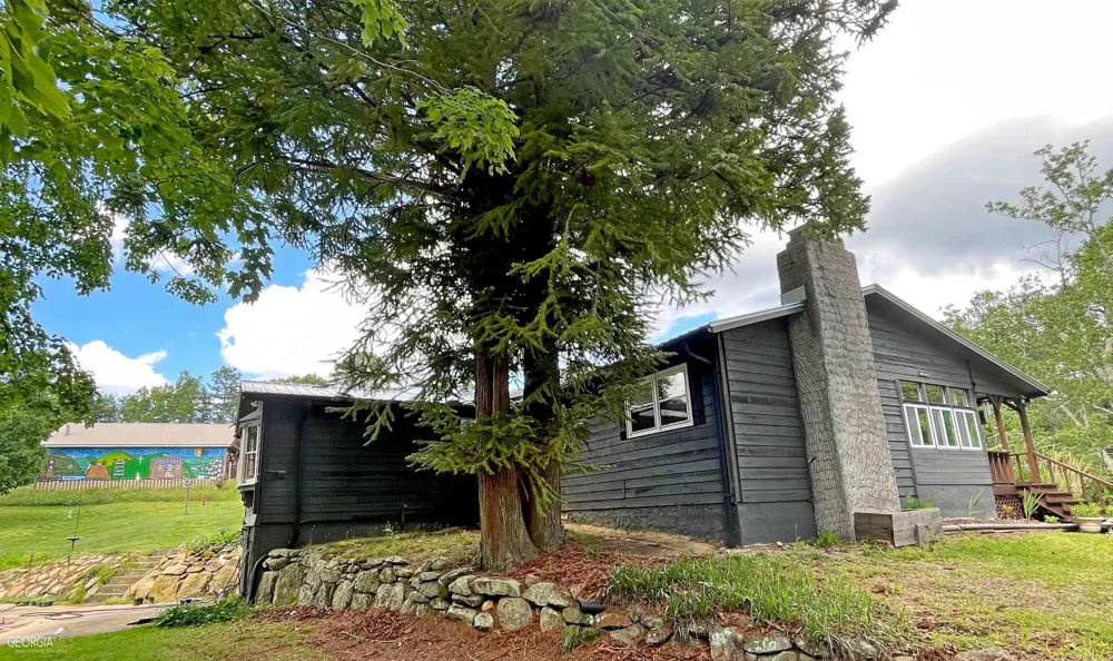 1994 Camp Creek RD Lakemont, GA 30552