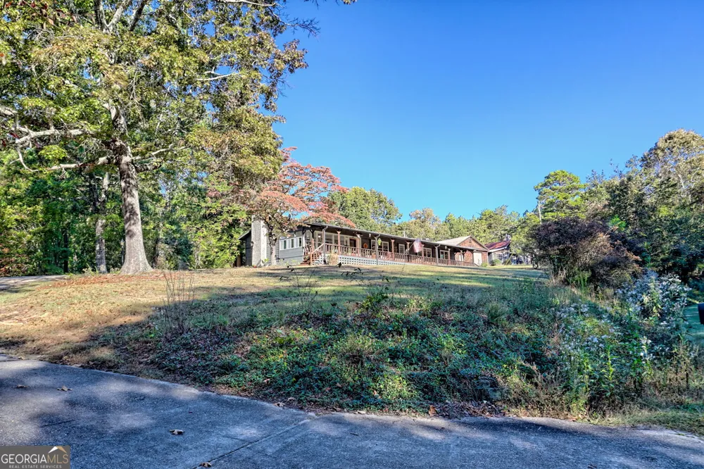 1994 Camp Creek RD Lakemont, GA 30552