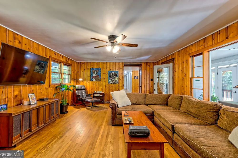 1994 Camp Creek RD Lakemont, GA 30552