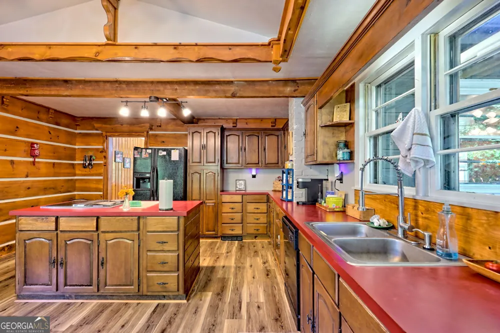 1994 Camp Creek RD Lakemont, GA 30552