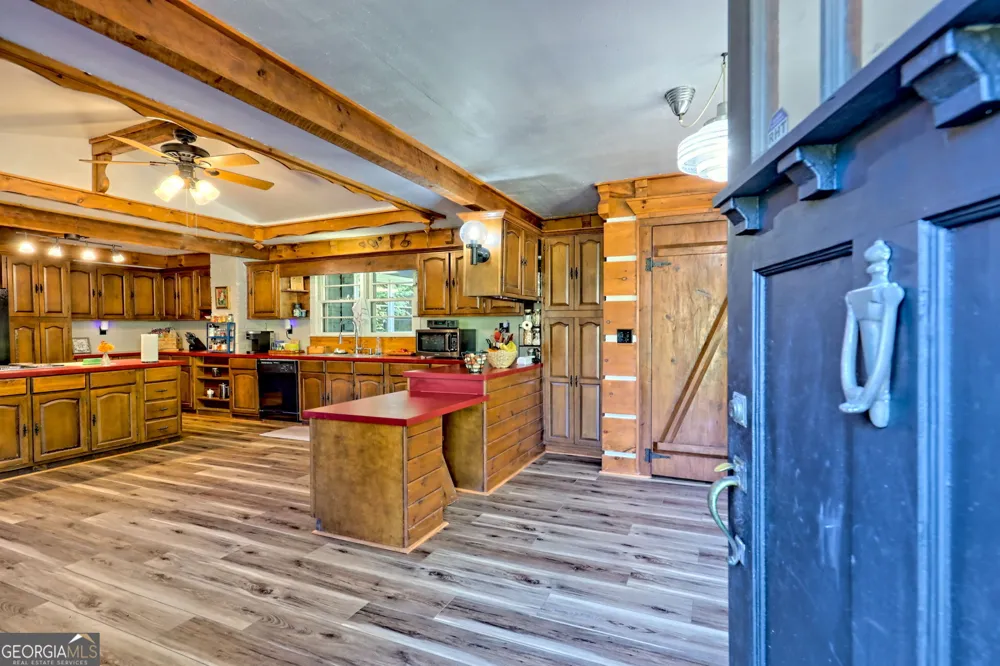 1994 Camp Creek RD Lakemont, GA 30552