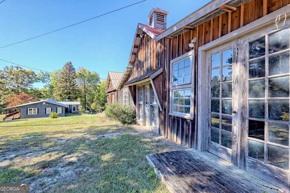 1994 Camp Creek RD Lakemont, GA 30552
