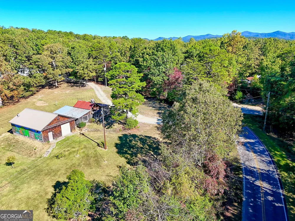1994 Camp Creek RD Lakemont, GA 30552