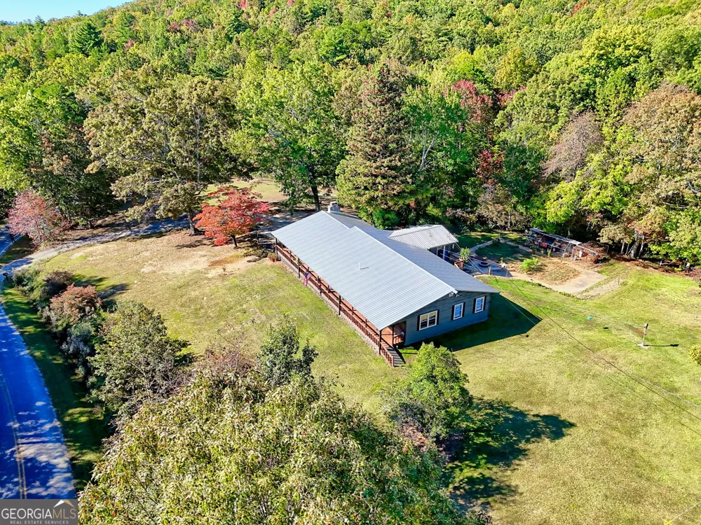 1994 Camp Creek RD Lakemont, GA 30552