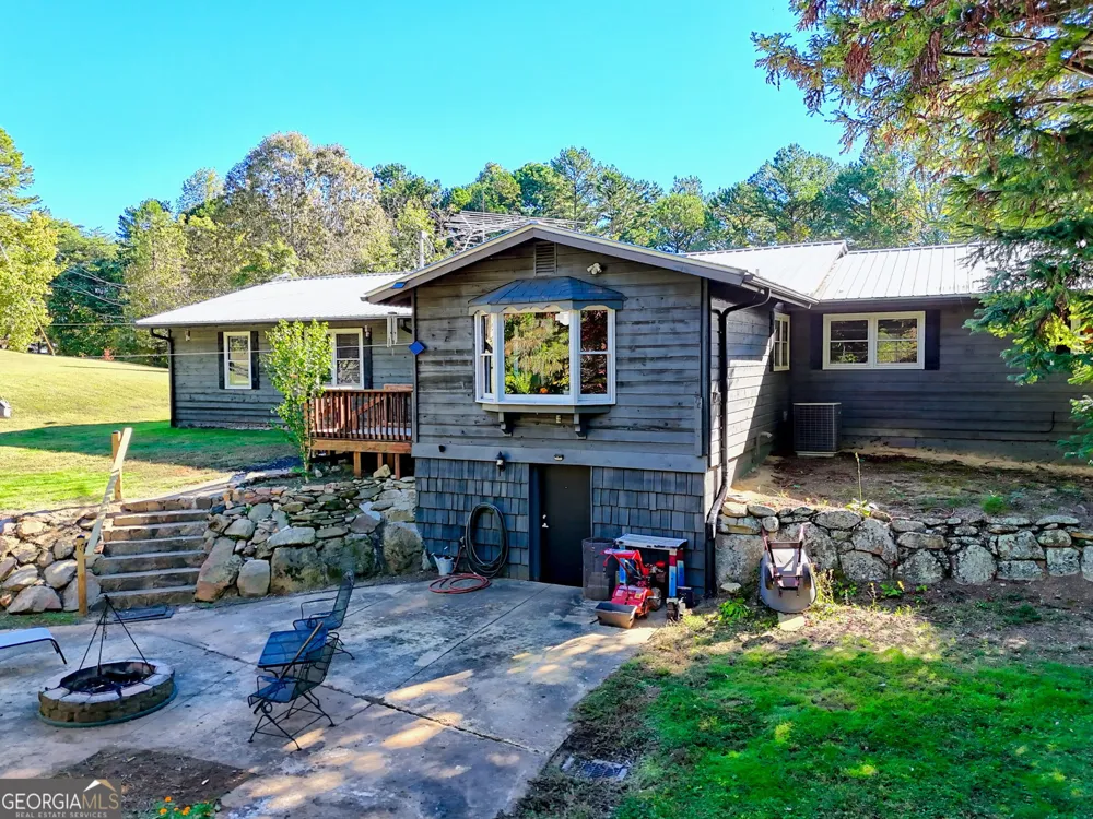 1994 Camp Creek RD Lakemont, GA 30552