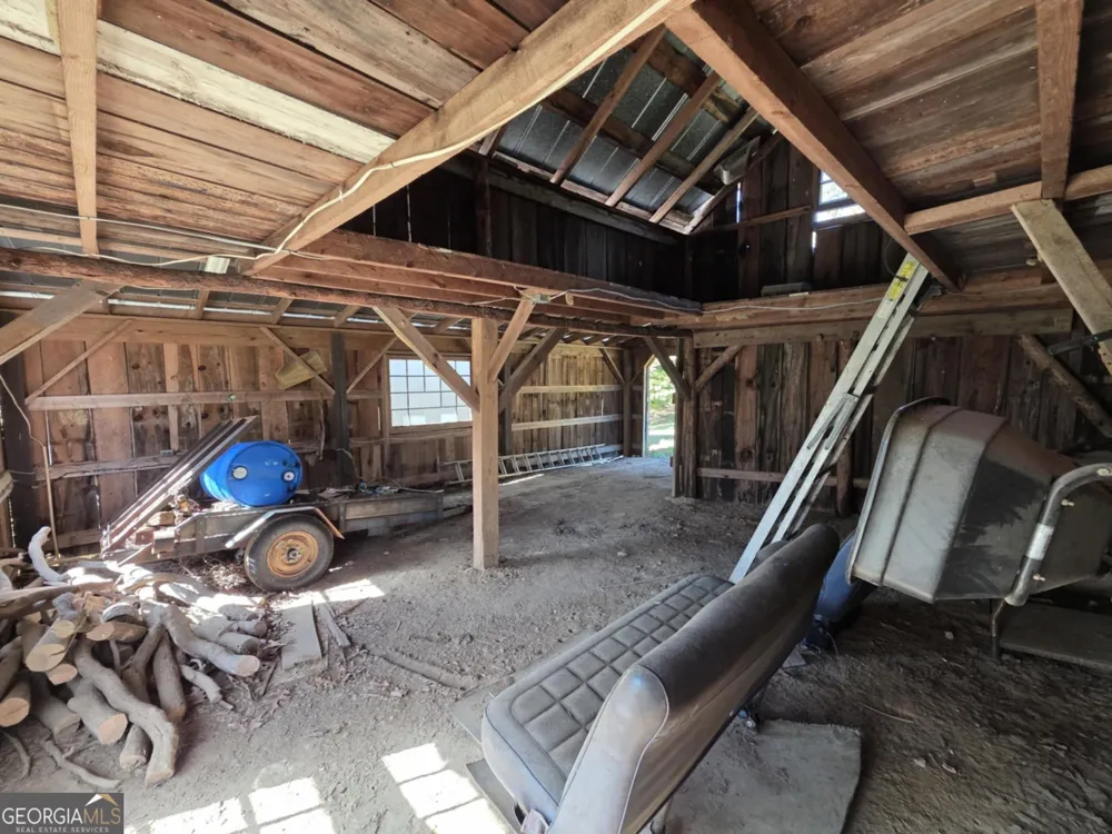 1994 Camp Creek RD Lakemont, GA 30552