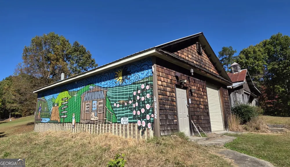 1994 Camp Creek RD Lakemont, GA 30552