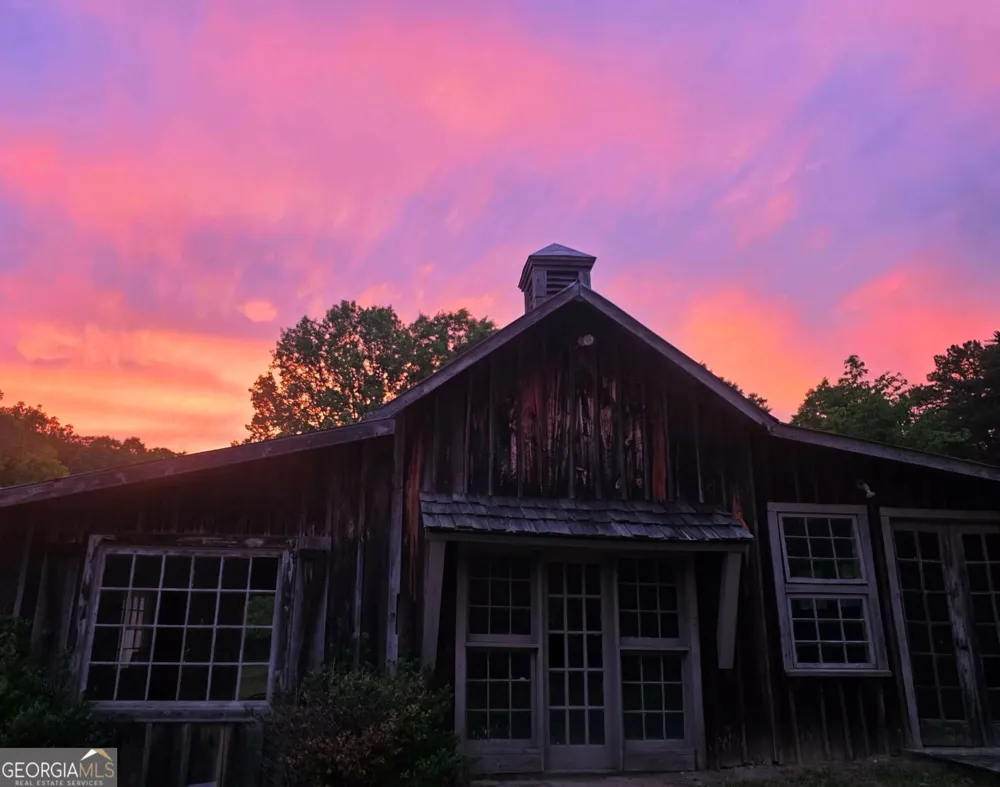 1994 Camp Creek RD Lakemont, GA 30552