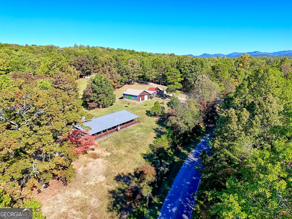 1994 Camp Creek RD Lakemont, GA 30552