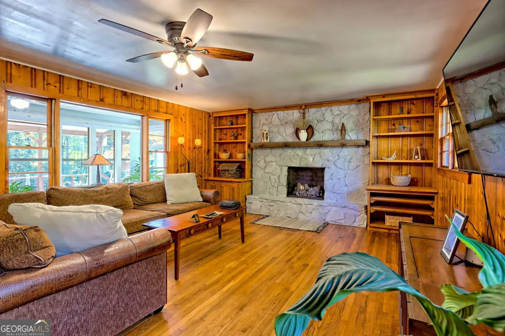 1994 Camp Creek RD Lakemont, GA 30552
