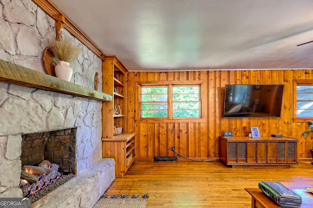 1994 Camp Creek RD Lakemont, GA 30552