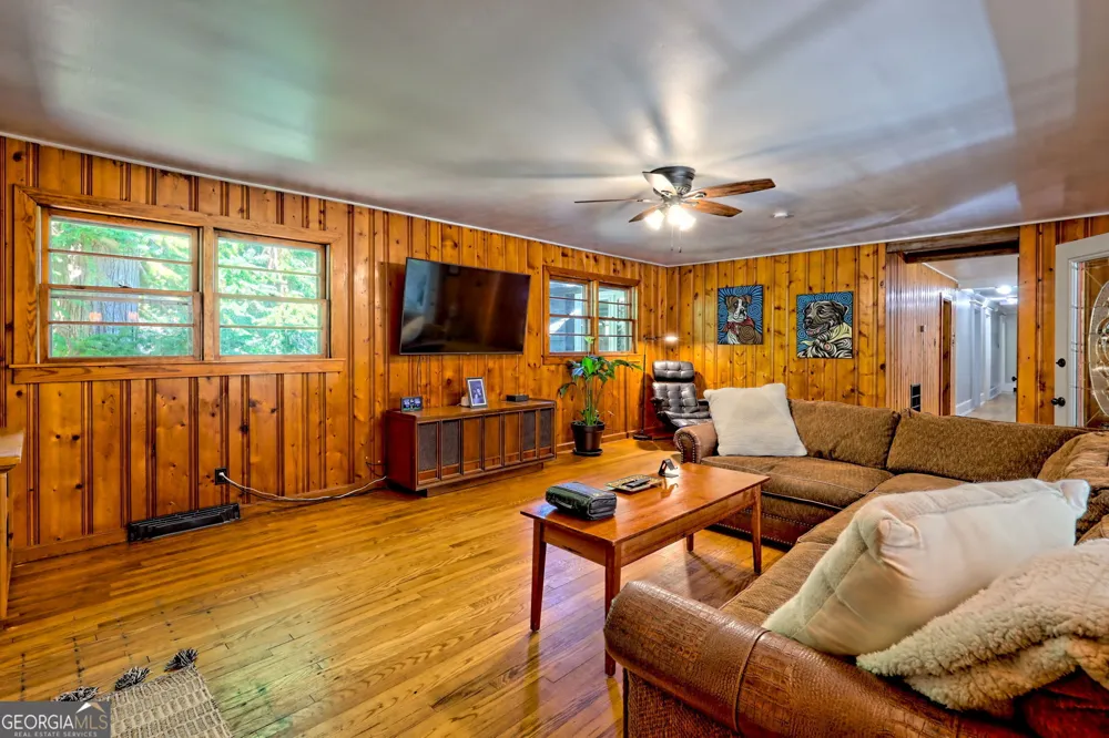 1994 Camp Creek RD Lakemont, GA 30552
