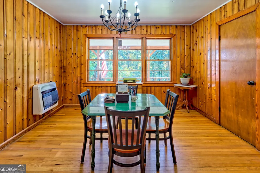 1994 Camp Creek RD Lakemont, GA 30552