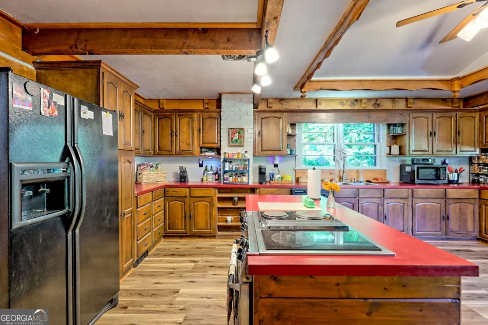 1994 Camp Creek RD Lakemont, GA 30552