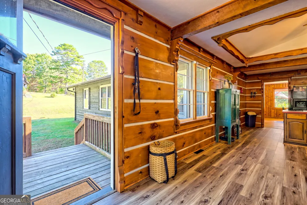 1994 Camp Creek RD Lakemont, GA 30552