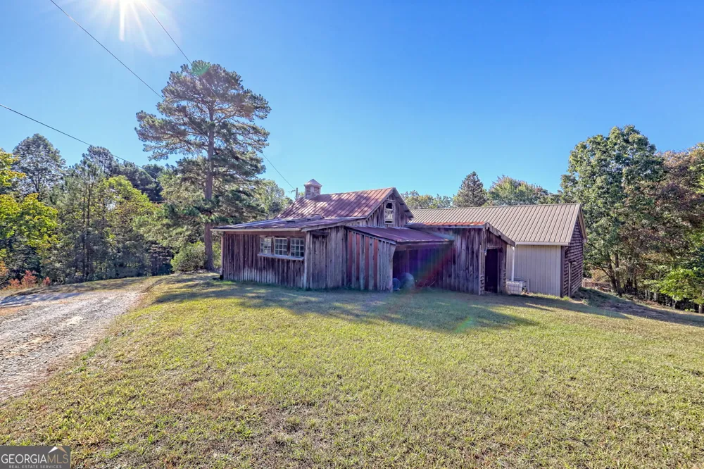 1994 Camp Creek RD Lakemont, GA 30552