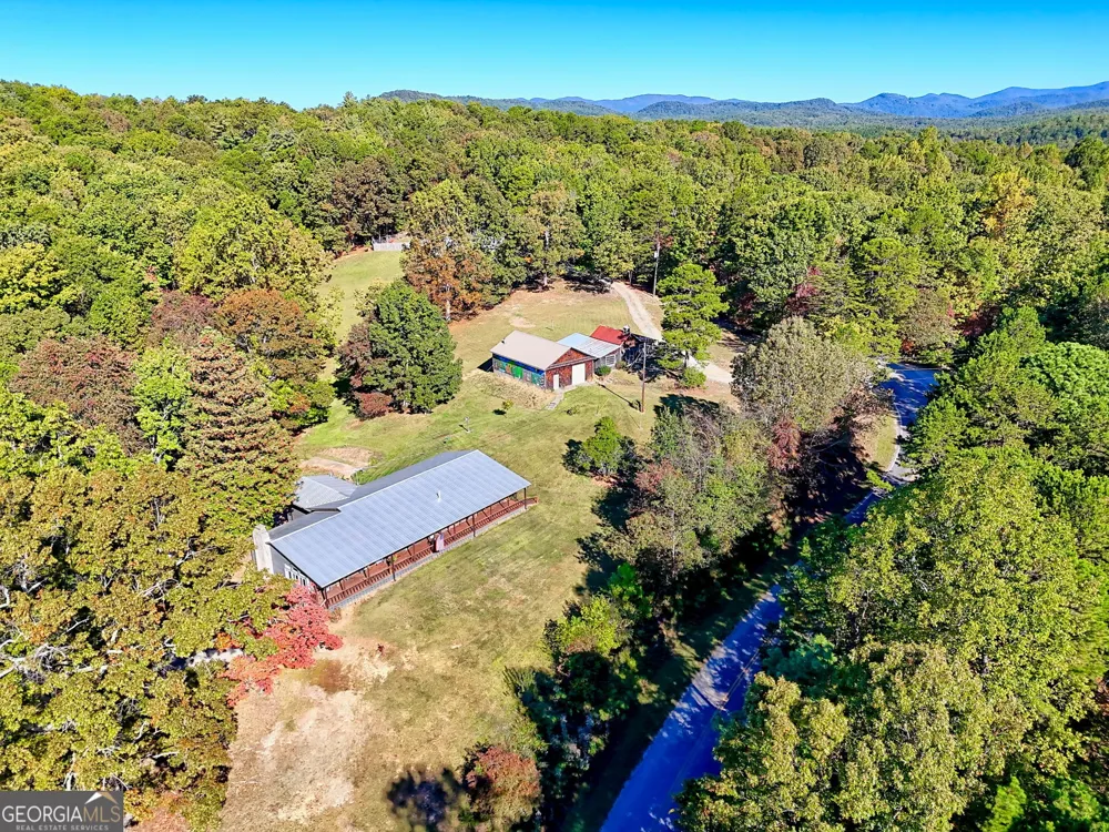 1994 Camp Creek RD Lakemont, GA 30552