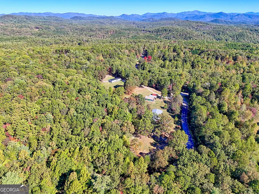1994 Camp Creek RD Lakemont, GA 30552