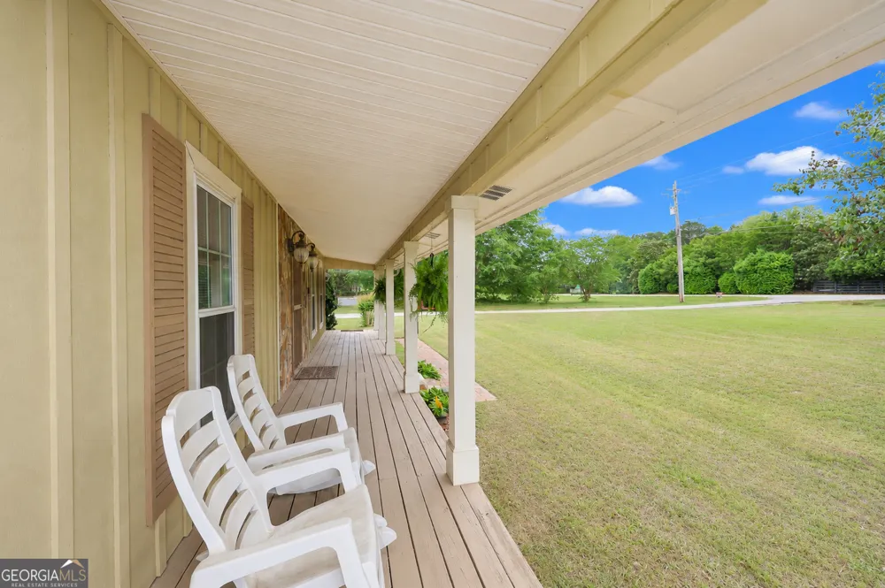 615 Fischer RD Sharpsburg, GA 30277