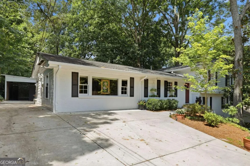 2360 Honeysuckle LN SE Smyrna, GA 30080