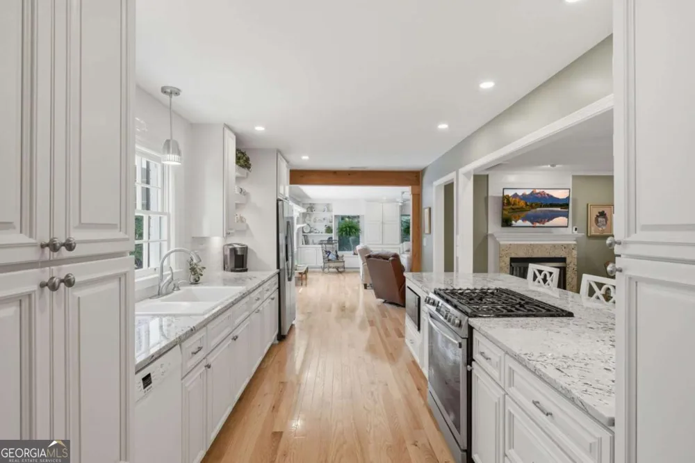 2360 Honeysuckle LN SE Smyrna, GA 30080
