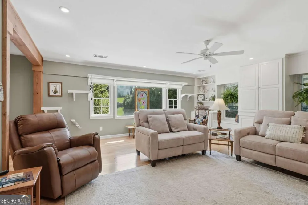 2360 Honeysuckle LN SE Smyrna, GA 30080