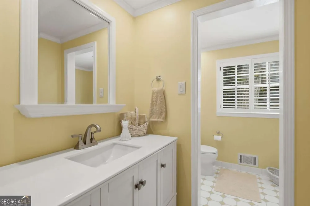 2360 Honeysuckle LN SE Smyrna, GA 30080