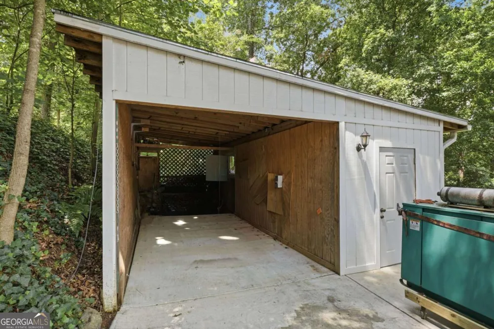 2360 Honeysuckle LN SE Smyrna, GA 30080