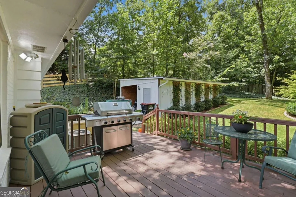 2360 Honeysuckle LN SE Smyrna, GA 30080