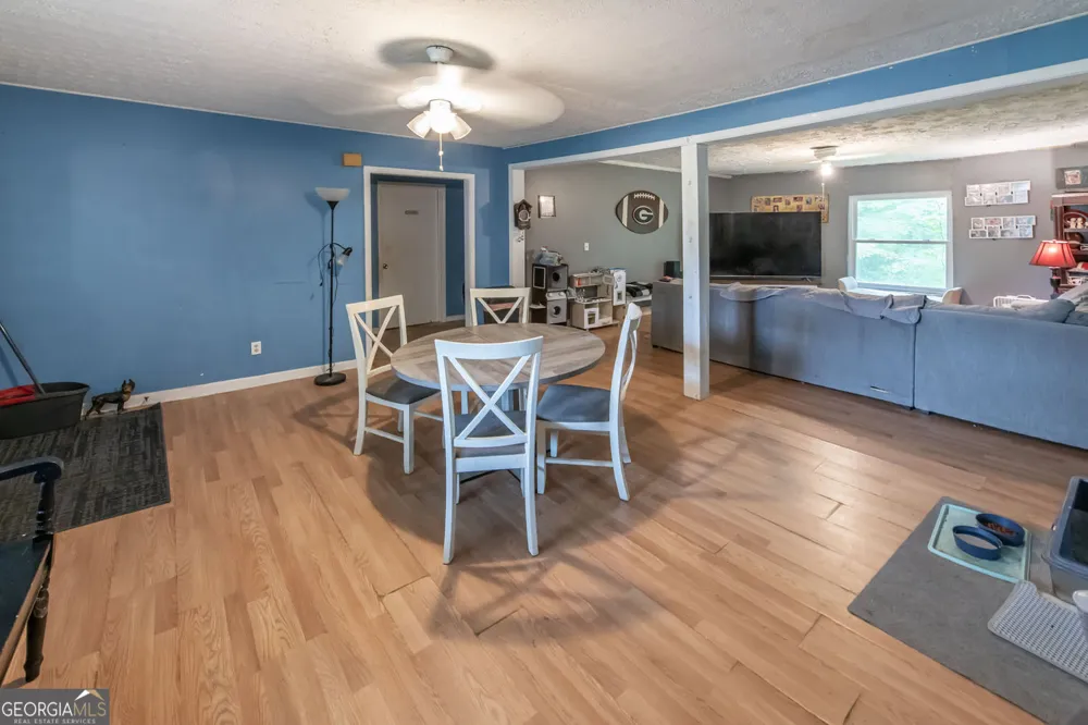 136 White Rose LN Temple, GA 30179