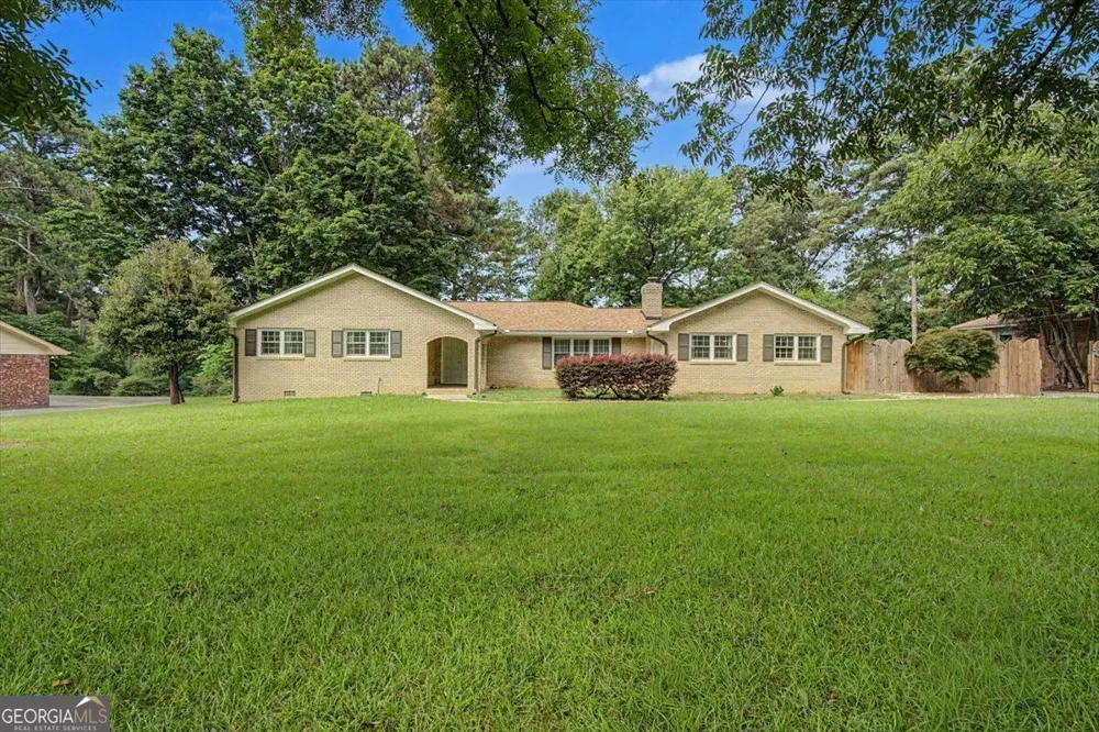 2153 Timber LN Snellville, GA 30078