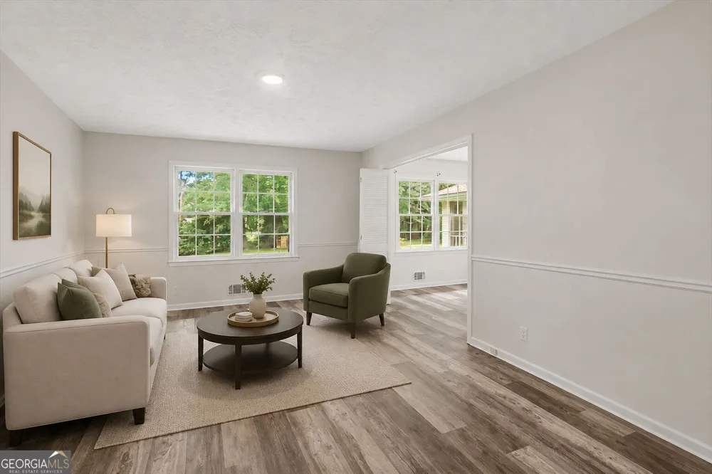 2153 Timber LN Snellville, GA 30078