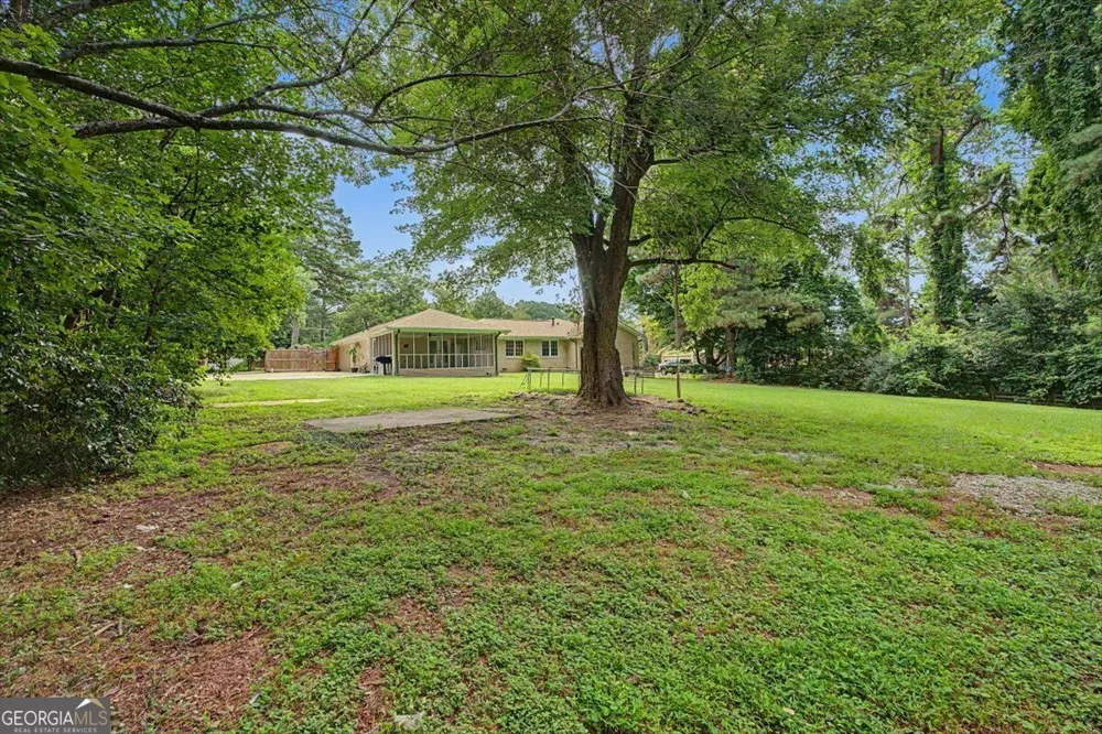 2153 Timber LN Snellville, GA 30078
