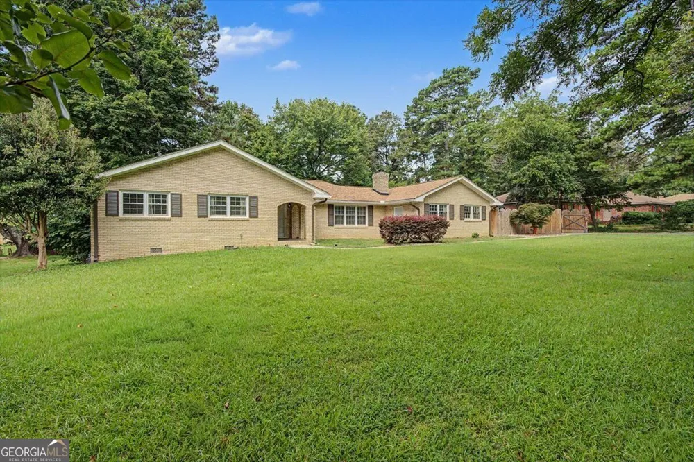 2153 Timber LN Snellville, GA 30078