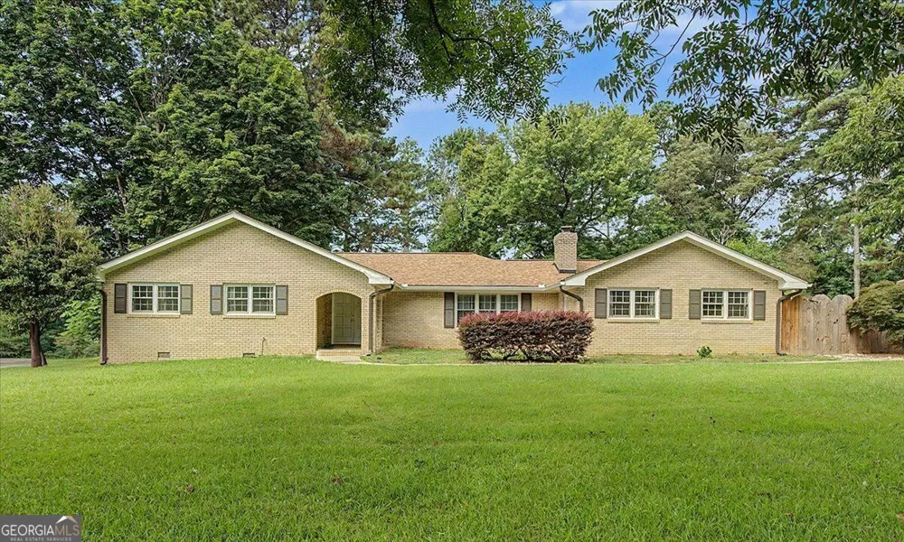 2153 Timber LN Snellville, GA 30078