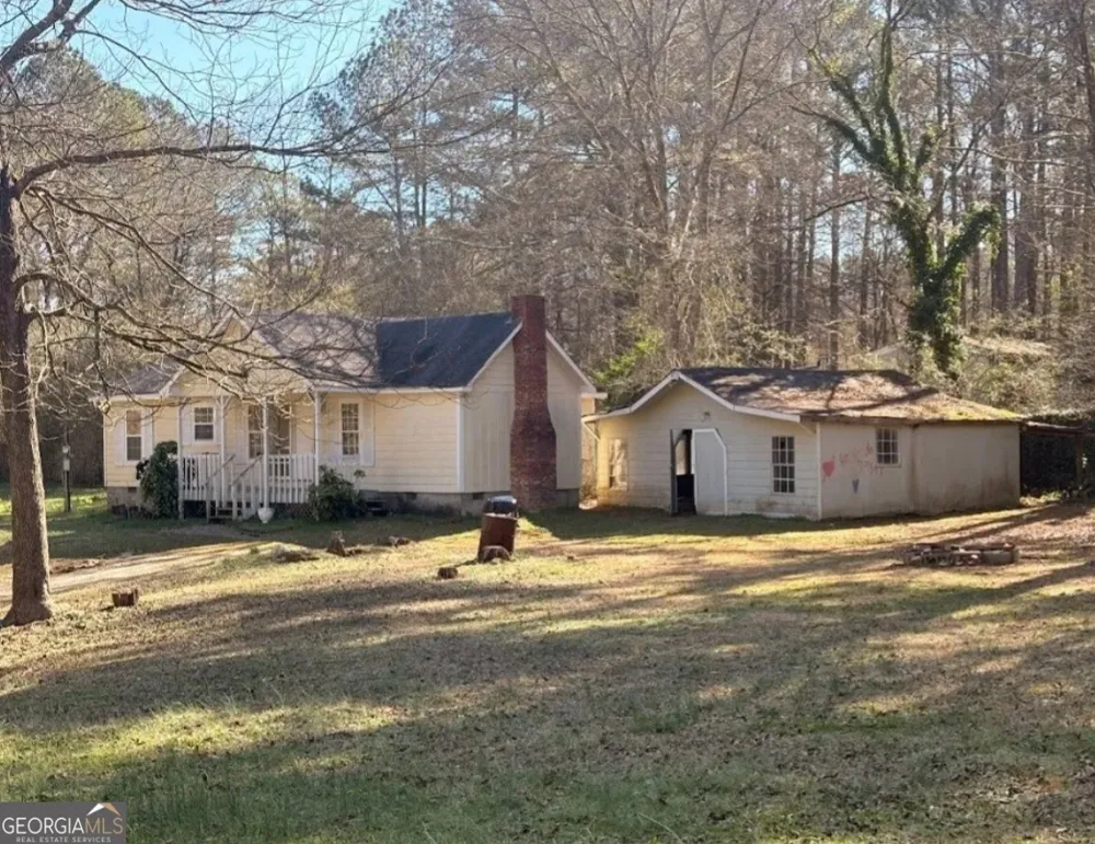 17 Collins RD Carrollton, GA 30116