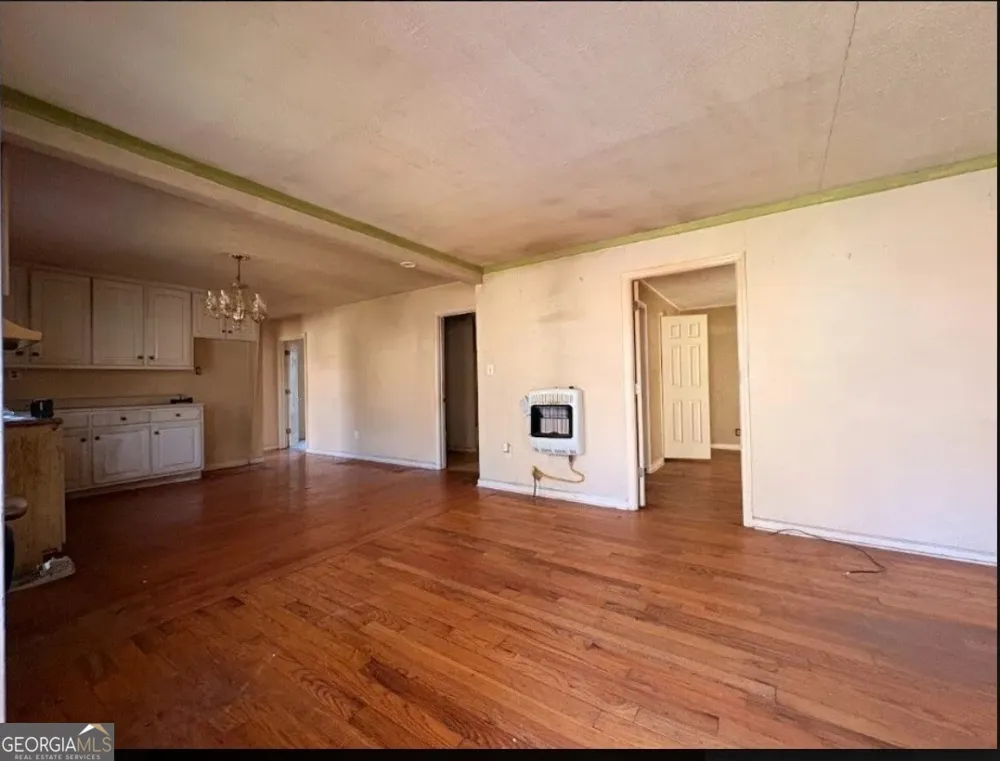 17 Collins RD Carrollton, GA 30116