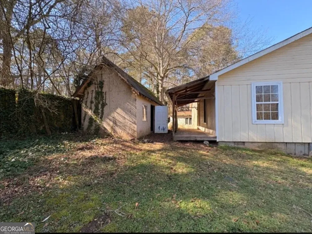 17 Collins RD Carrollton, GA 30116