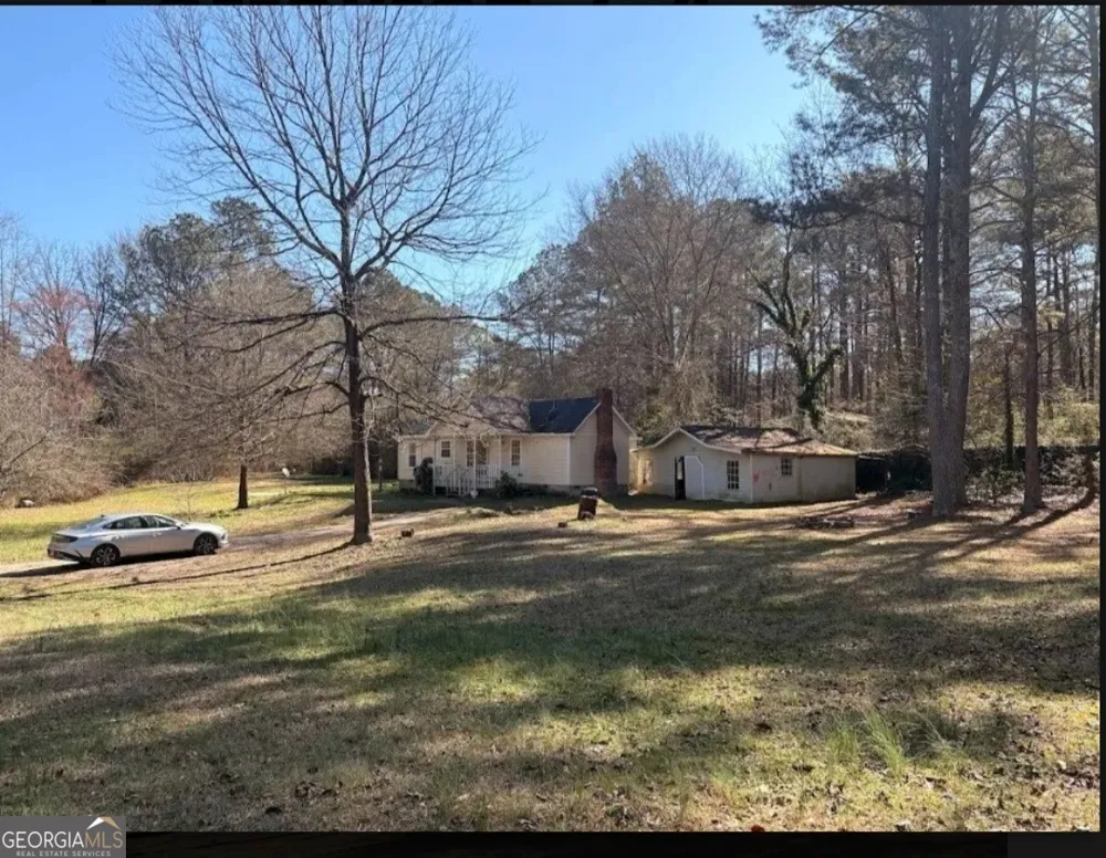 17 Collins RD Carrollton, GA 30116